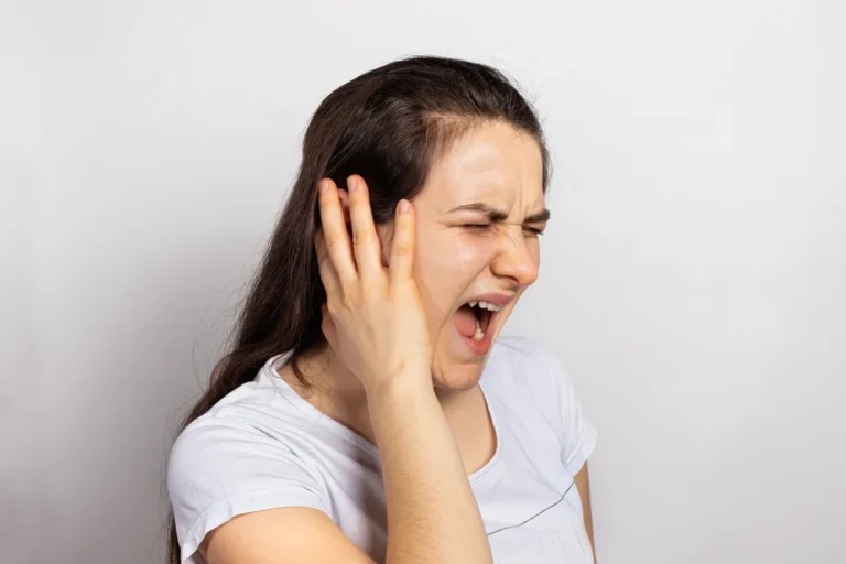 ثقب طبلة الأذن